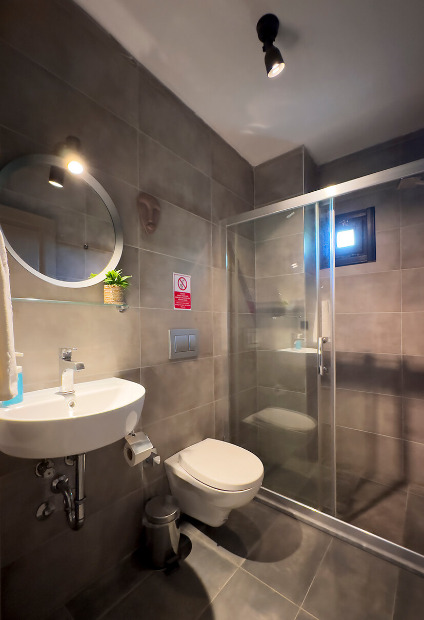 Room 1 (Standard Double Size)